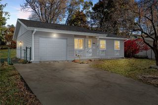1006 Wylde Green Road, Iowa City, IA 52246