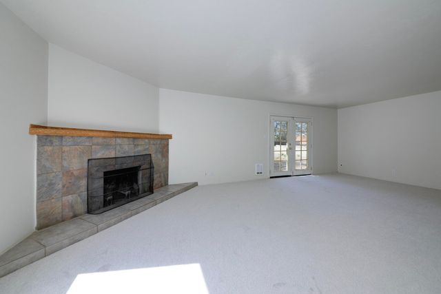 7716 McKnight Avenue NE, Albuquerque, NM 87110