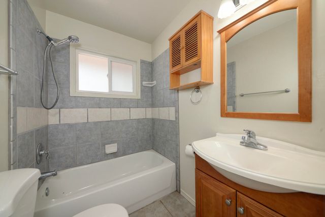 7716 McKnight Avenue NE, Albuquerque, NM 87110