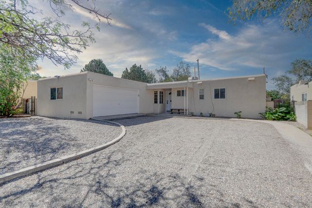 7716 McKnight Avenue NE, Albuquerque, NM 87110