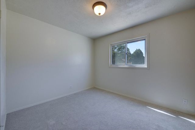 7716 McKnight Avenue NE, Albuquerque, NM 87110