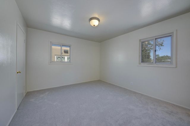 7716 McKnight Avenue NE, Albuquerque, NM 87110