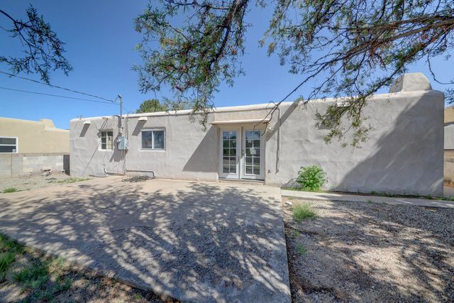 7716 McKnight Avenue NE, Albuquerque, NM 87110