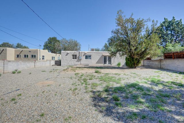 7716 McKnight Avenue NE, Albuquerque, NM 87110
