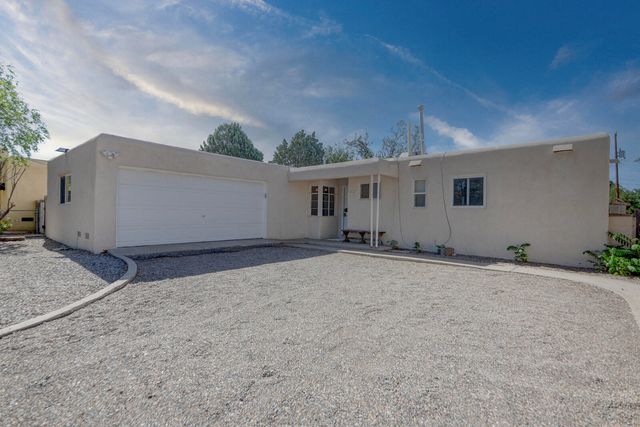 7716 McKnight Avenue NE, Albuquerque, NM 87110