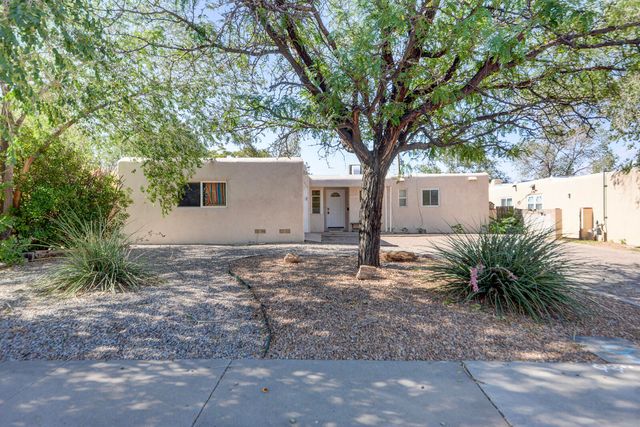 7716 McKnight Avenue NE, Albuquerque, NM 87110