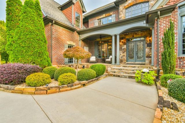 2720 Wildflower Way, Hoschton, GA 30548