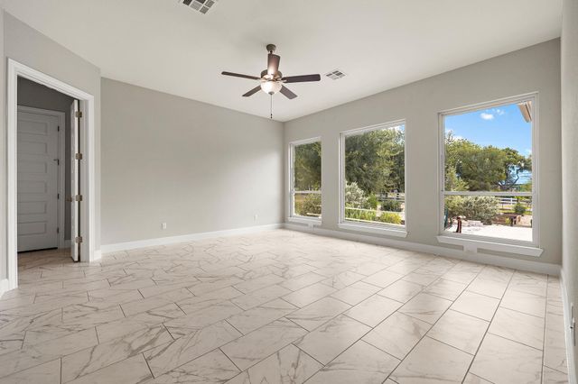 128 Stag Leap CT, Liberty Hill, TX 78642
