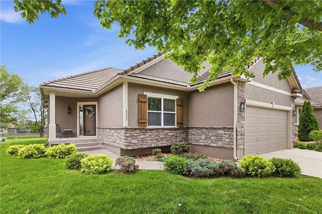 4237 Park Springs Drive, Lee's Summit, MO 64064