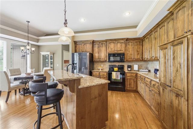 4237 Park Springs Drive, Lee's Summit, MO 64064