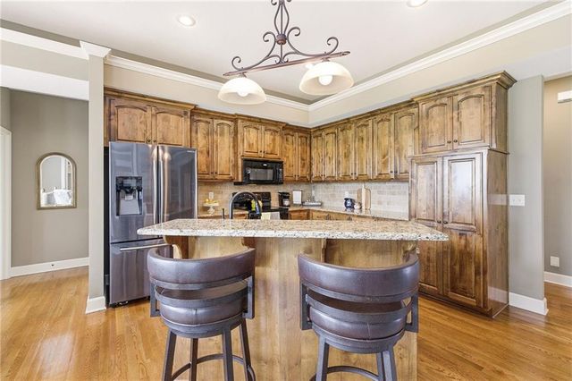 4237 Park Springs Drive, Lee's Summit, MO 64064