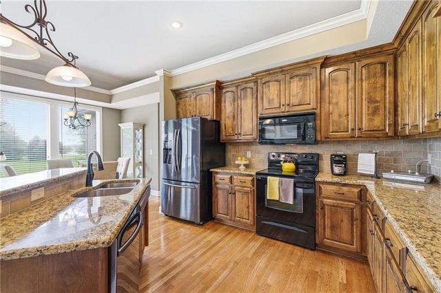 4237 Park Springs Drive, Lee's Summit, MO 64064