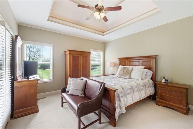 4237 Park Springs Drive, Lee's Summit, MO 64064