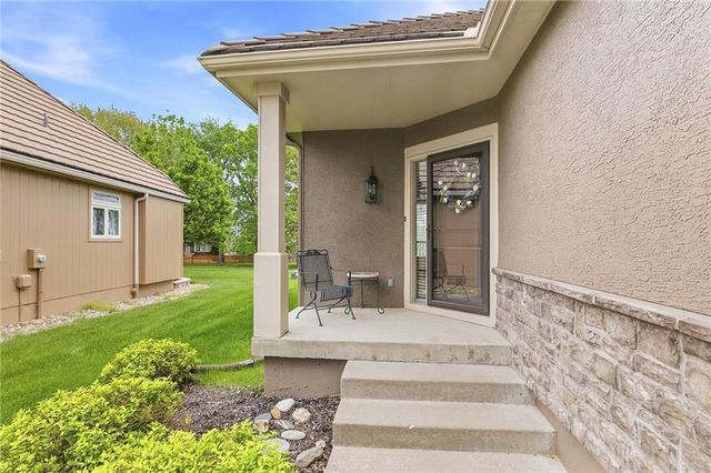 4237 Park Springs Drive, Lee's Summit, MO 64064