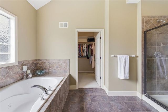 4237 Park Springs Drive, Lee's Summit, MO 64064