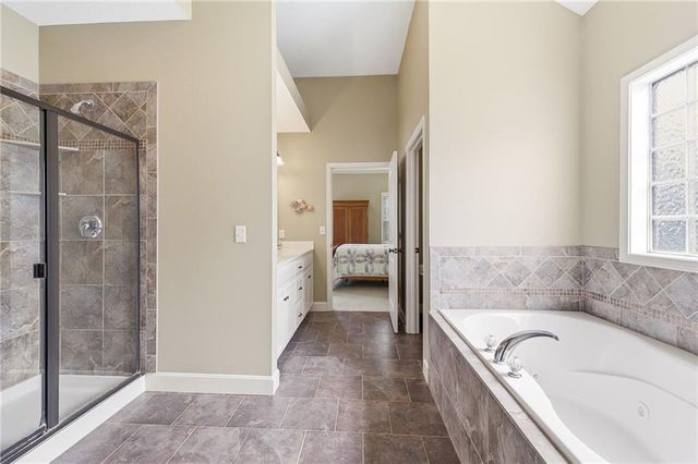 4237 Park Springs Drive, Lee's Summit, MO 64064