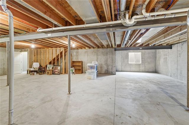 4237 Park Springs Drive, Lee's Summit, MO 64064