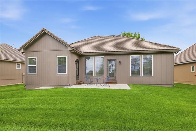 4237 Park Springs Drive, Lee's Summit, MO 64064