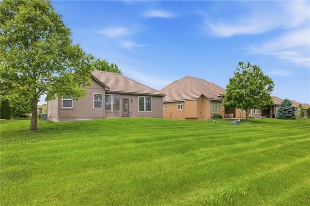 4237 Park Springs Drive, Lee's Summit, MO 64064
