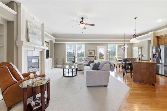4237 Park Springs Drive, Lee's Summit, MO 64064