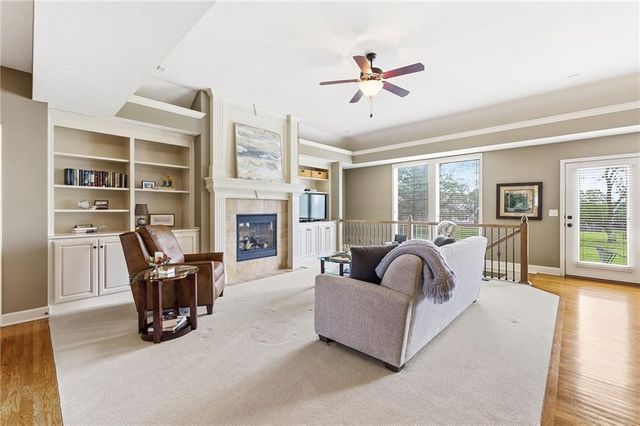 4237 Park Springs Drive, Lee's Summit, MO 64064