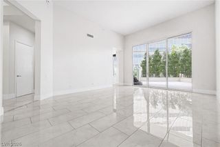 2877 Paradise 104, Las Vegas, NV 89109