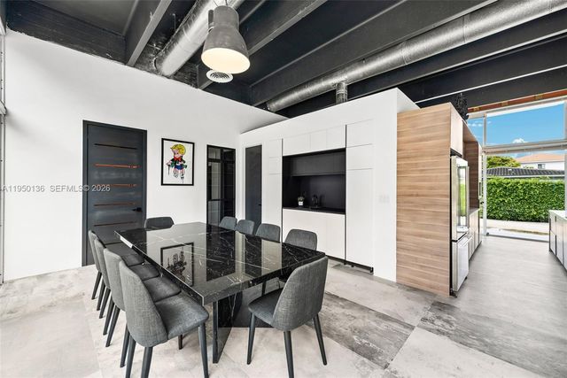 1000 NE 89th St, Miami, FL 33138