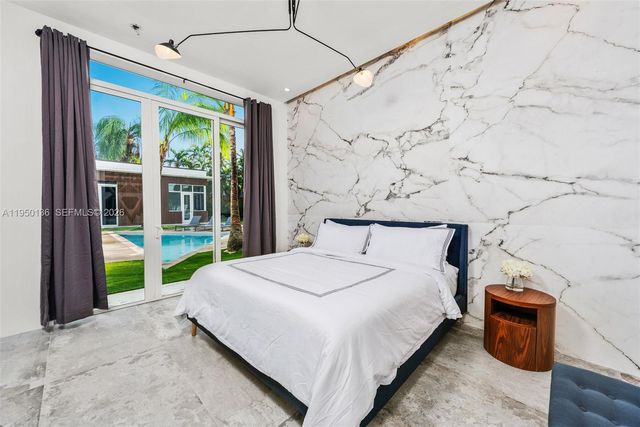 1000 NE 89th St, Miami, FL 33138