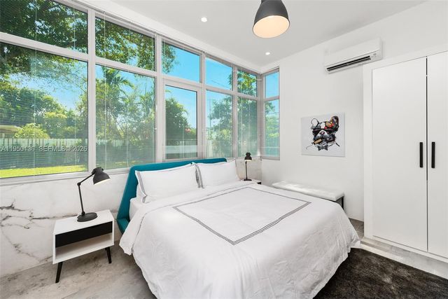 1000 NE 89th St, Miami, FL 33138