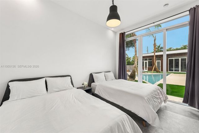 1000 NE 89th St, Miami, FL 33138