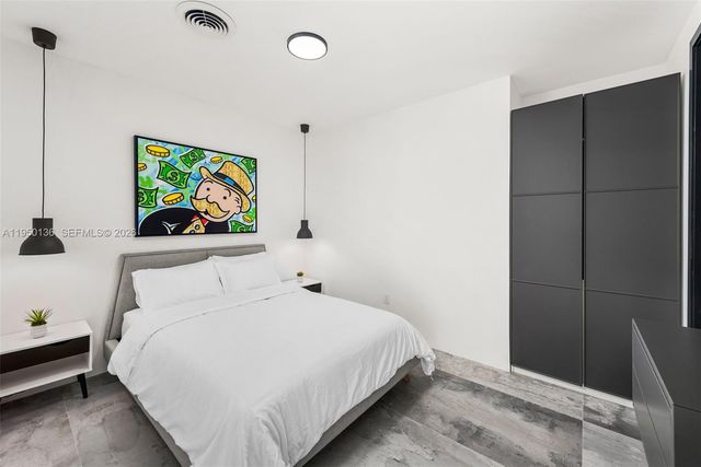 1000 NE 89th St, Miami, FL 33138