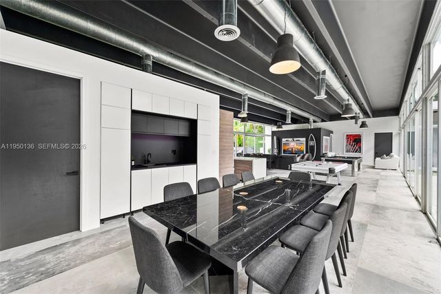 1000 NE 89th St, Miami, FL 33138