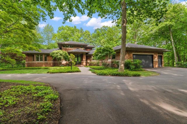 4166 Mystic Oak Court NE, Grand Rapids, MI 49525