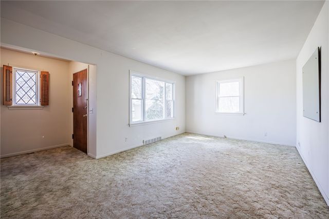 65 Villewood Drive, Greece, NY 14616