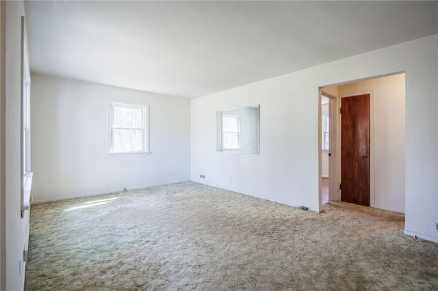 65 Villewood Drive, Greece, NY 14616