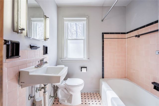 65 Villewood Drive, Greece, NY 14616