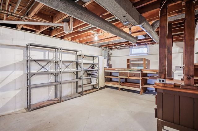 65 Villewood Drive, Greece, NY 14616