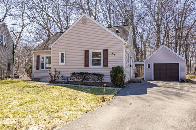 65 Villewood Drive, Greece, NY 14616