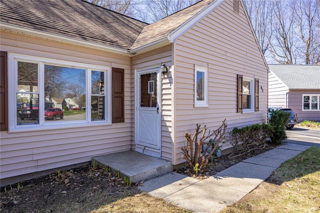 65 Villewood Drive, Greece, NY 14616