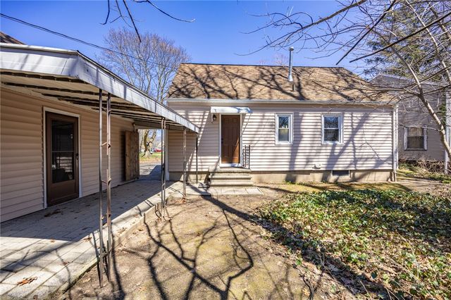 65 Villewood Drive, Greece, NY 14616