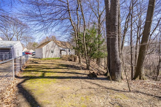 65 Villewood Drive, Greece, NY 14616