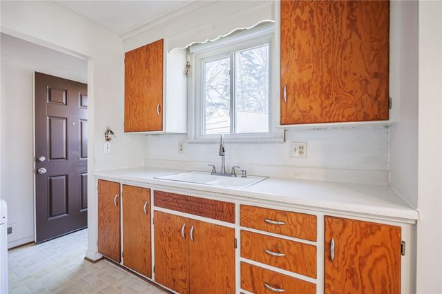 65 Villewood Drive, Greece, NY 14616