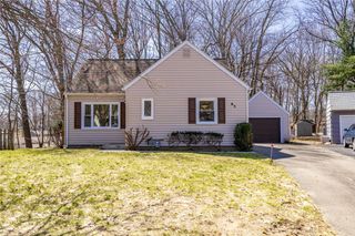 65 Villewood Drive, Greece, NY 14616