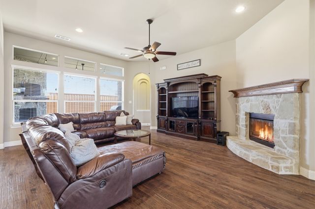 2903 Ellsworth Avenue, Melissa, TX 75454