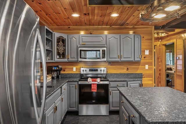 1080 State Hwy 715, Rogers, KY 41365