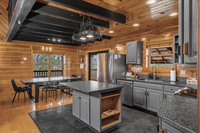 1080 State Hwy 715, Rogers, KY 41365