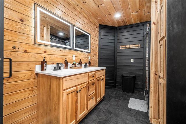 1080 State Hwy 715, Rogers, KY 41365