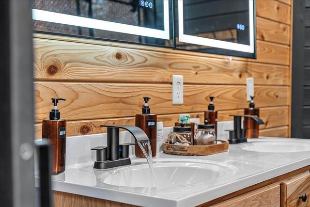 1080 State Hwy 715, Rogers, KY 41365