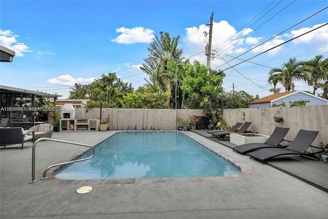 530 NW 39th St, Oakland Park, FL 33309