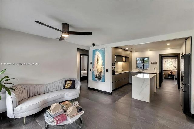 530 NW 39th St, Oakland Park, FL 33309